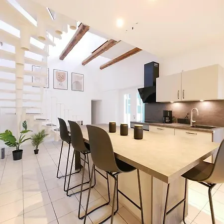 110 M2, Dachterrasse, Kueche, Zentral, Ruhige Lage * Πάντερμπορν