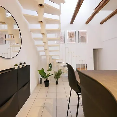 Apartment 110 M2, Dachterrasse, Kueche, Zentral, Ruhige Lage