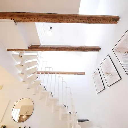 110 M2, Dachterrasse, Kueche, Zentral, Ruhige Lage דירה *