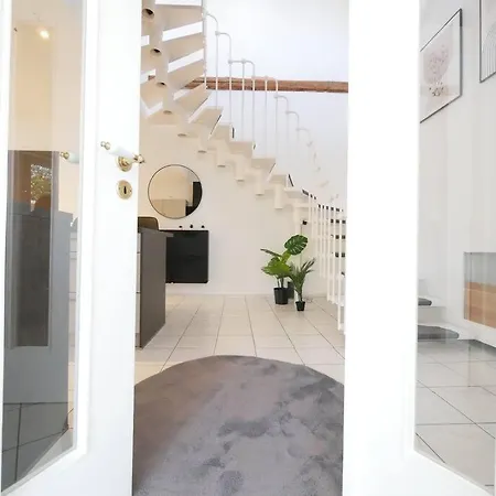 Apartment 110 M2, Dachterrasse, Kueche, Zentral, Ruhige Lage *
