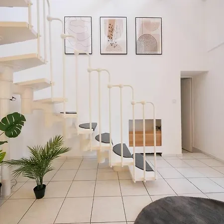 Apartment 110 M2, Dachterrasse, Kueche, Zentral, Ruhige Lage *