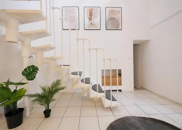 公寓 110 M2, Dachterrasse, Kueche, Zentral, Ruhige Lage *