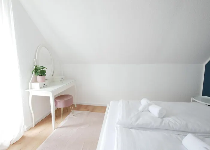 110 M2, Dachterrasse, Kueche, Zentral, Ruhige Lage 公寓 *